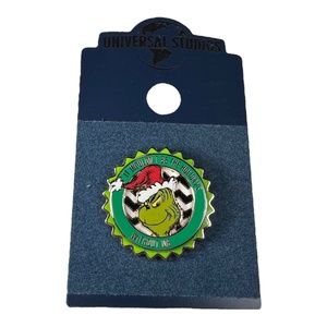 Universal Studios Dr. Seuss "It Wouldn't Be the Holidays Without  Me” Pin